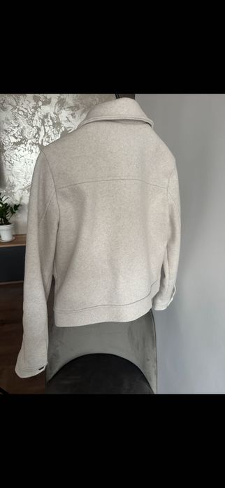 Късо палтенце Zara