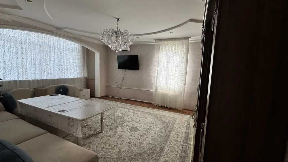 ПРОДАЕТСЯ 2/4/4
Вторичка.  6-квартал  гостиница Хузур.  Юнусабад