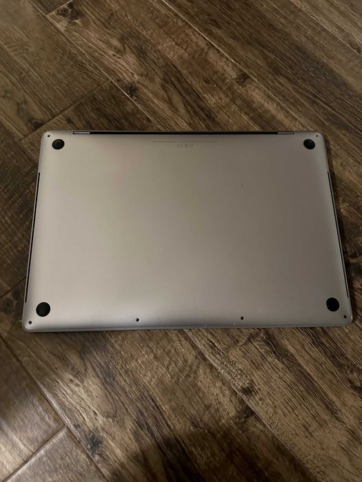 Продавам MacBook Pro 16" 2019 2.6GHz 6-Core i7/ 16GB RAM/ 512GB SSD