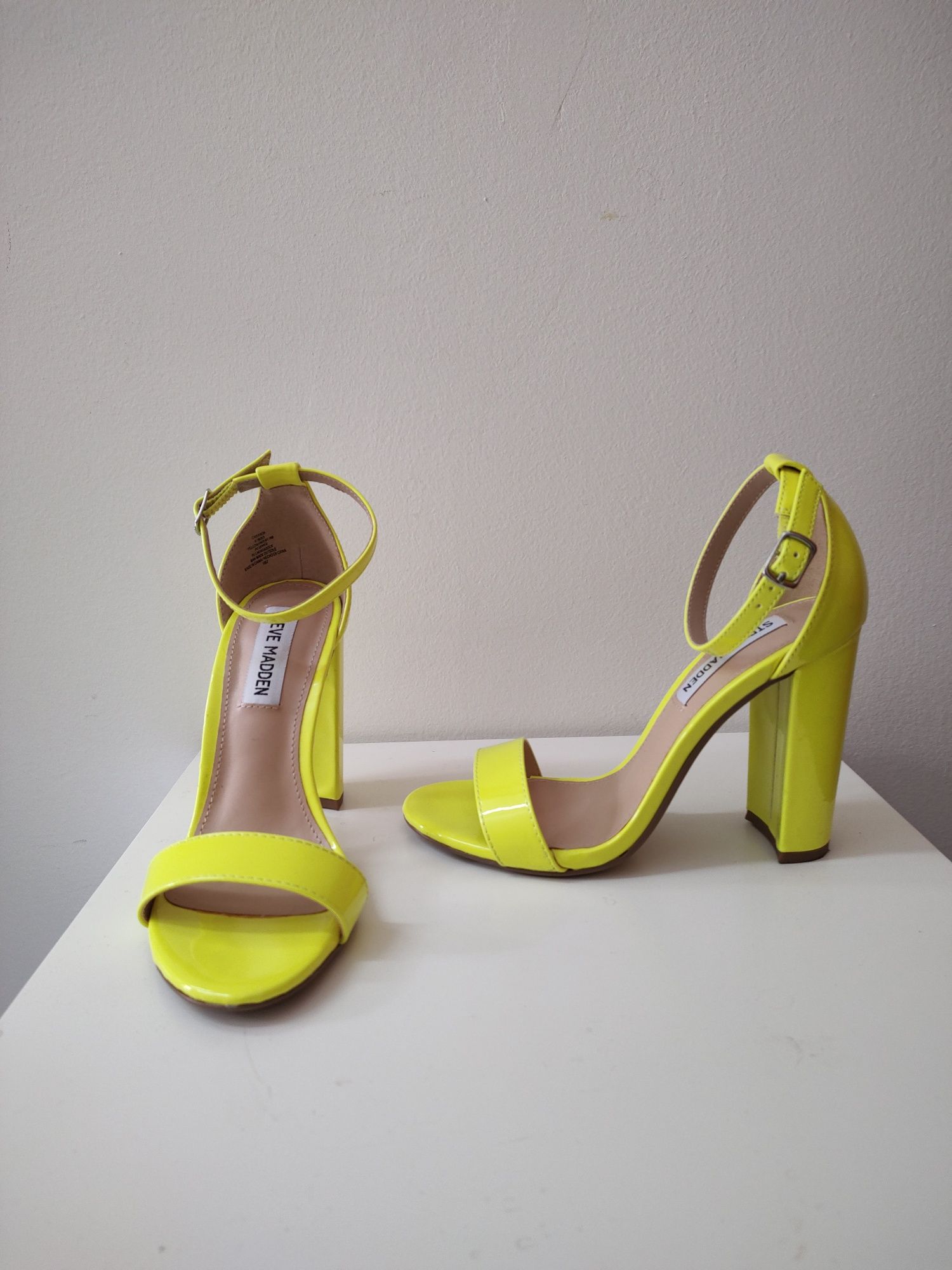 Steve Madden неонови сандали на ток 37 номер