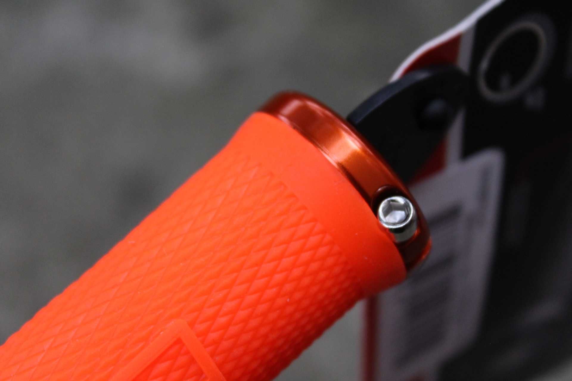 Odi Elite Flow Lock-on MTB Slim Grip - portocaliu