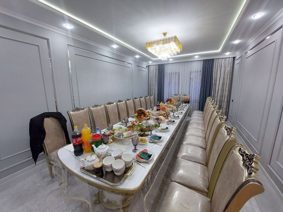 Стол орындығымен бірге сатылады