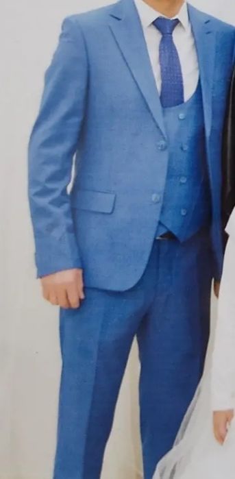 Продам костюм тройка