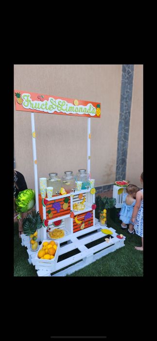 Bar limonadă & fructe de închiriat!