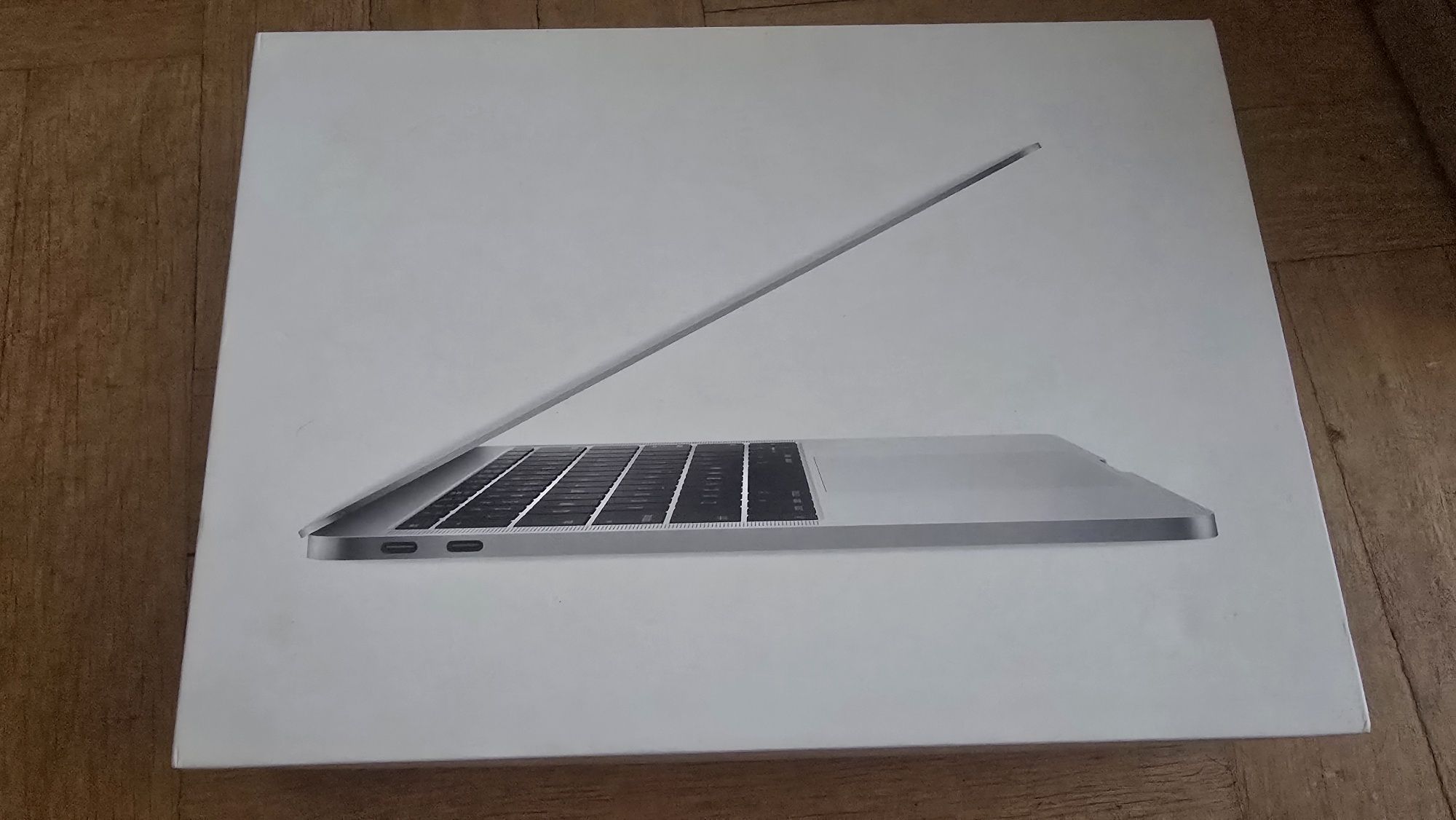 Macbook Pro 13" A1708 2016 i7 2.4ghz 16GB RAM 256GB SSD