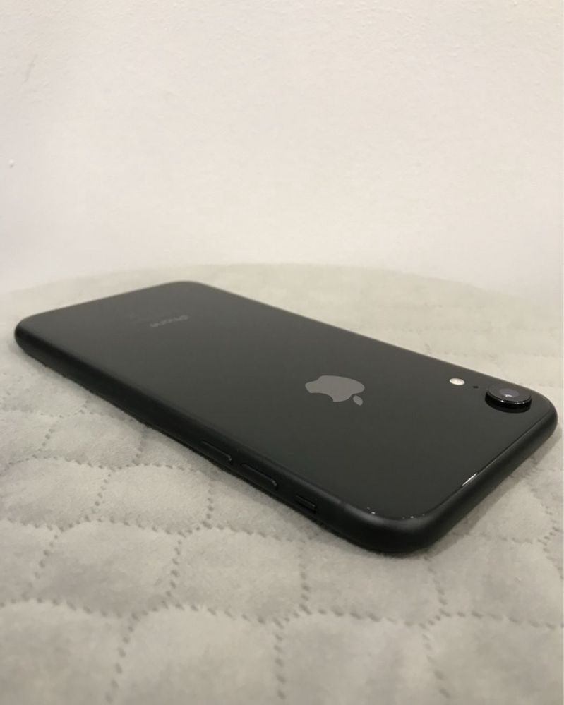 iPhone XR impecabil  Liber Retea