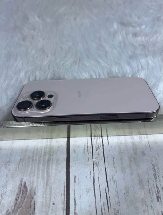 Iph. 16 desert titanium