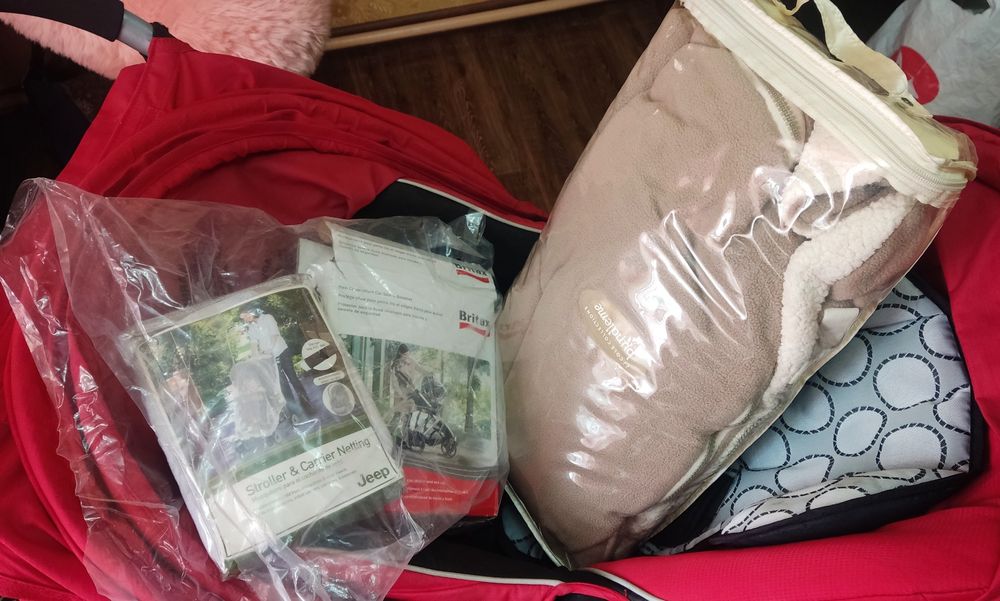 Детская коляска и автокресло