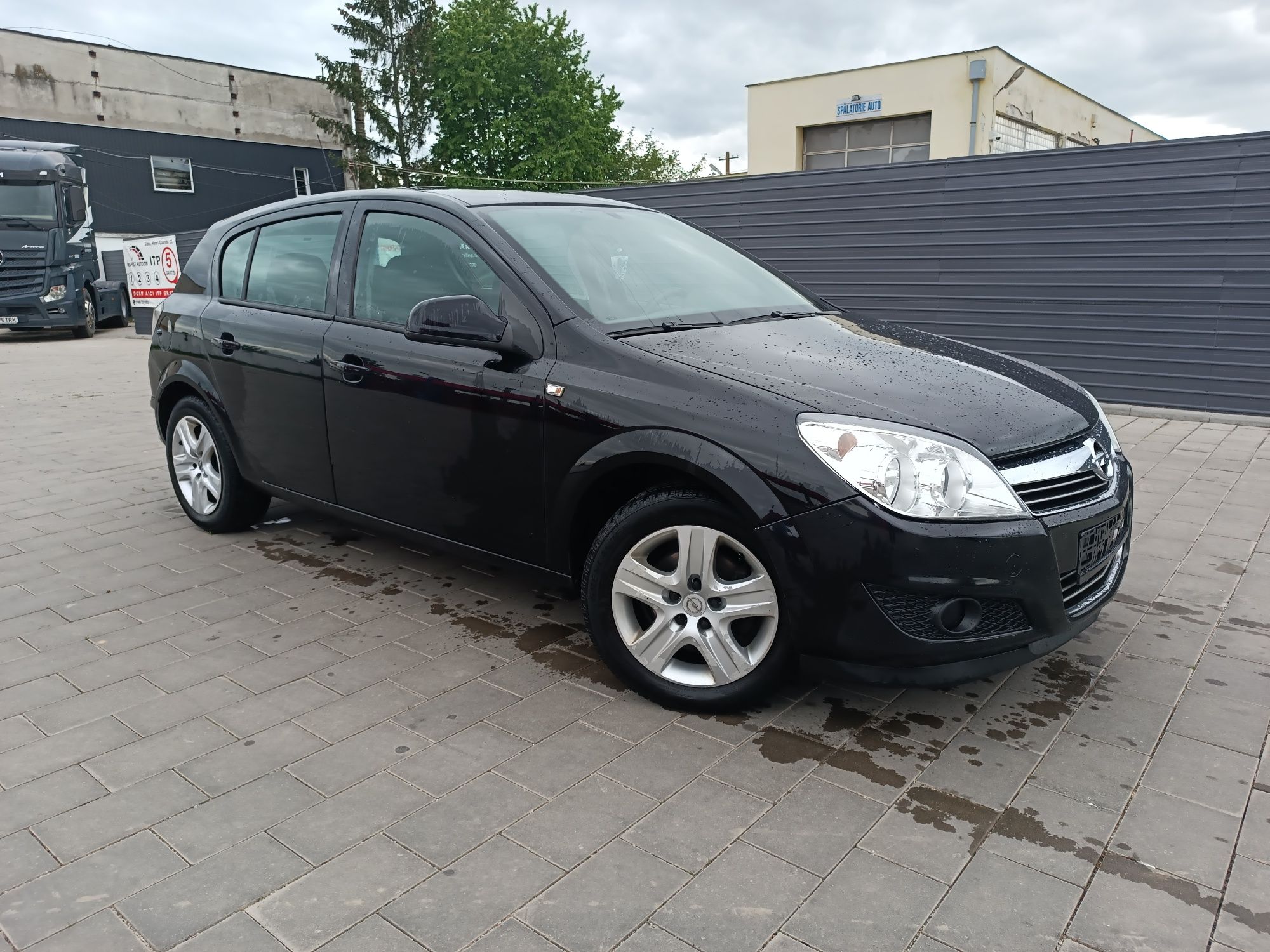 Opel Astra H 2011 - înmatriculată