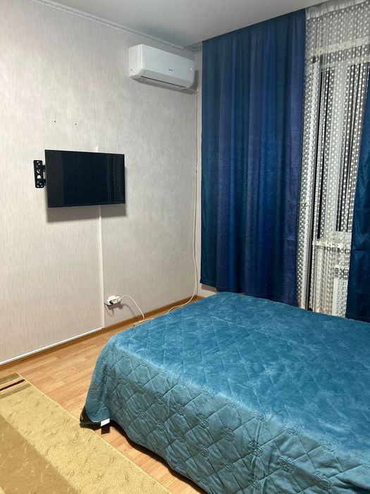 Посуточно сдаётся 1 комнатная квартира в центре.Цум и Рахат