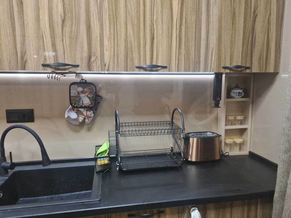 Дава се под наем Тристаен апартамент в София, Света Троица - 85 кв.м за 918 € - Снимка #10