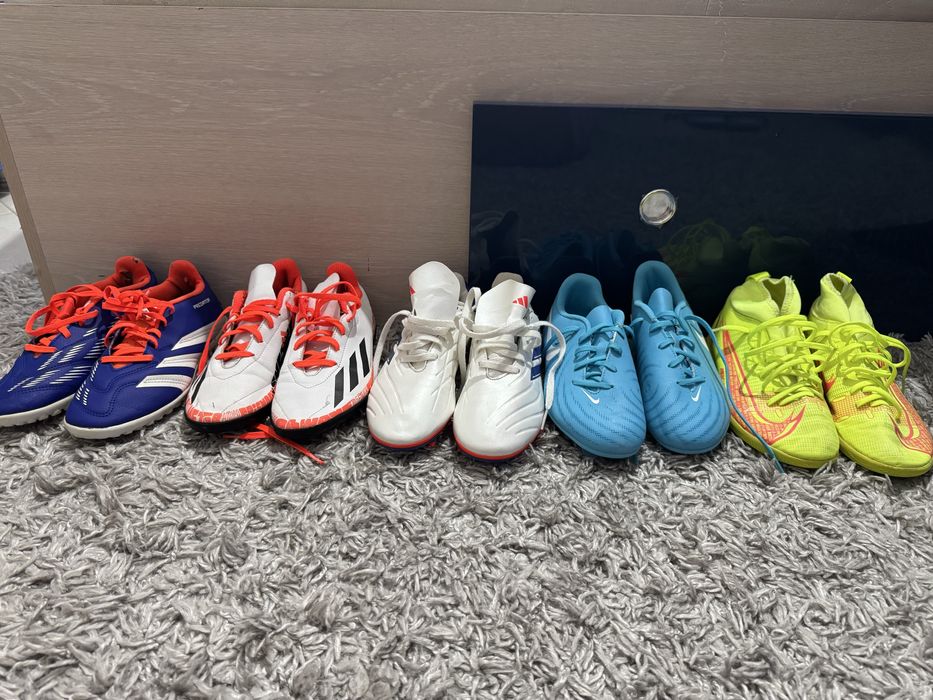 Lot ghete fotbal, marimi 35,5/36