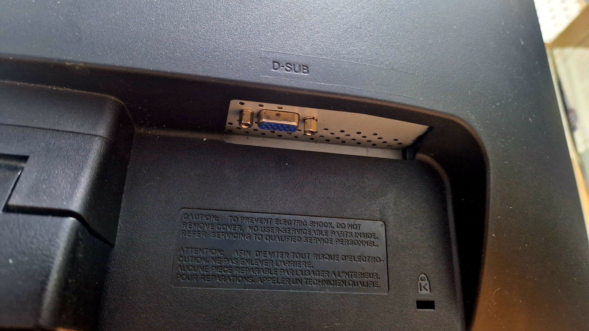 Монитор LG Flatron диагональ 20