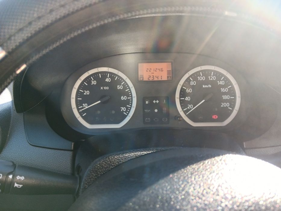 Dacia Logan = 1,6 = aer condiționat =