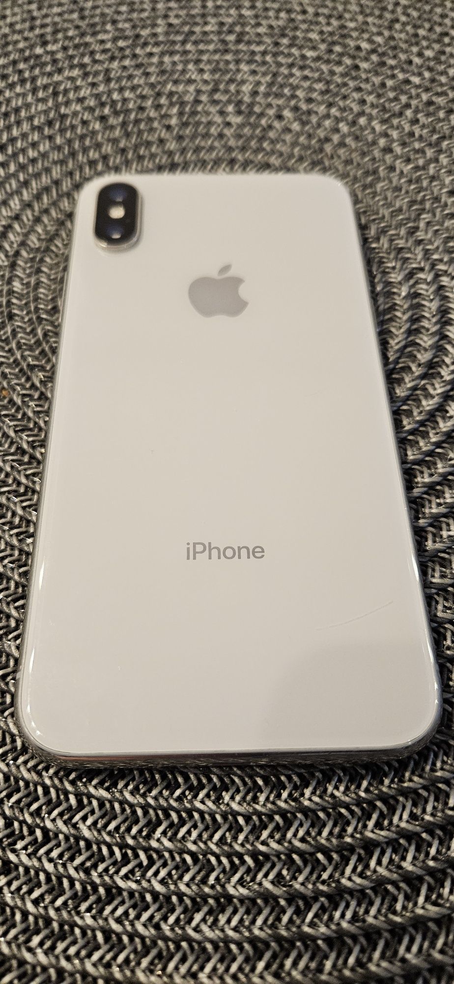 Vand telefon Apple iPhone X, 64GB, Silver, baterie 88%