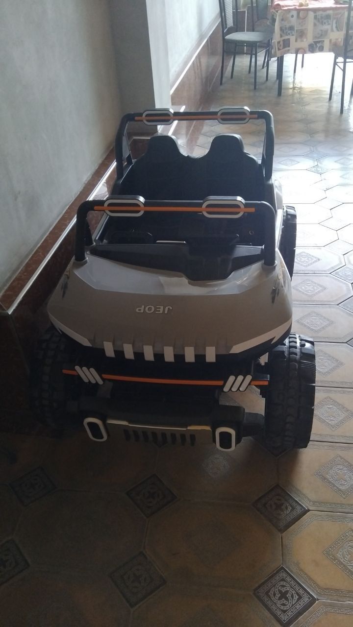 Pultli mashina bolajonlar uchun kattasi