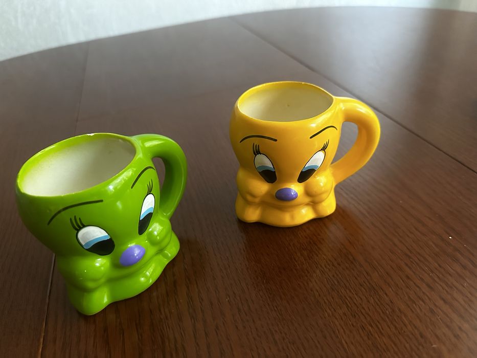 Керамическая кружка для концелярии и для ручек и карандашей.