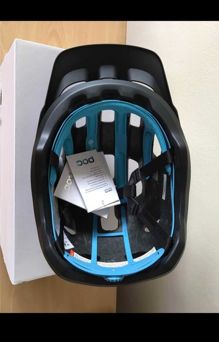 Нова каска Poc Axion Spin