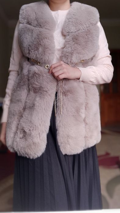 Qalin, yungli yengsiz sotiladi