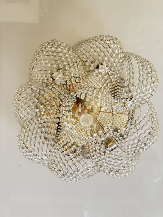 Продам люстру хрустальную