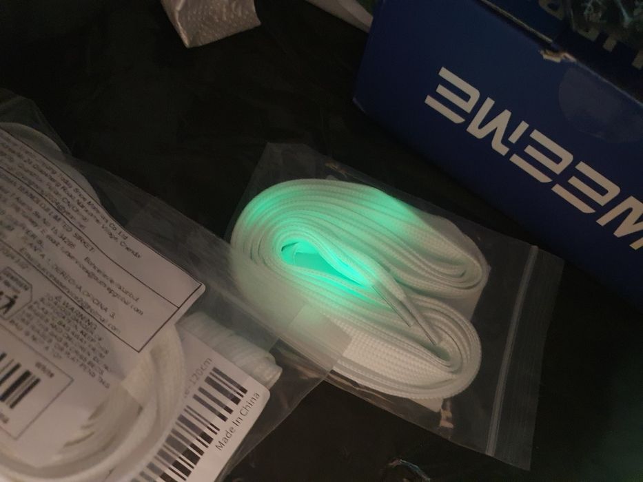 Sireturi albe fosforescente