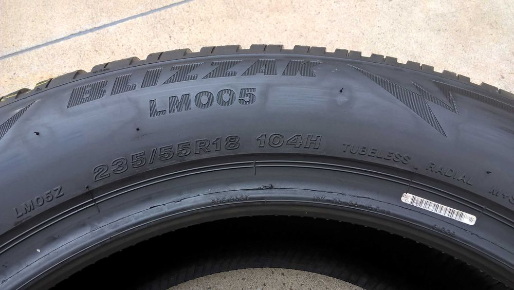 O anvelopa iarna 235 55 18 bridgestone blizzak Lm 005 cu 8 mm 3420