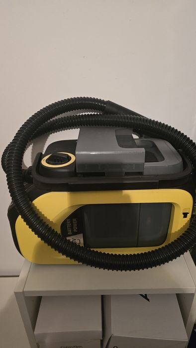 Aspirator cu spalare prin injectie-extractie Karcher SE 3 Compact Home