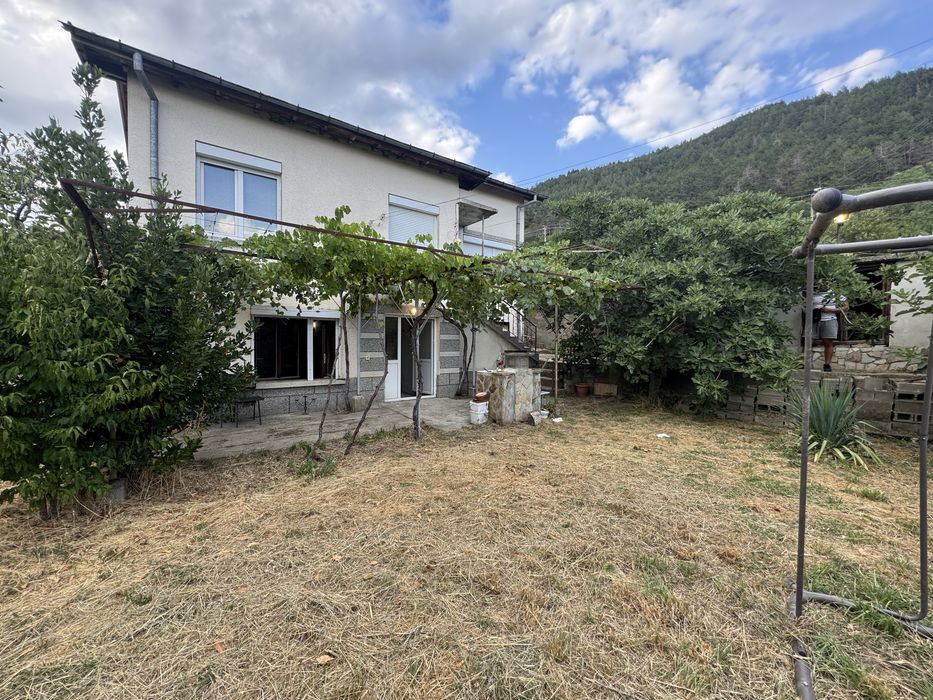 Продава се Къща в с. Горно Изворово, Област Стара Загора - 110 кв.м за 928 €/кв.м - Снимка #2