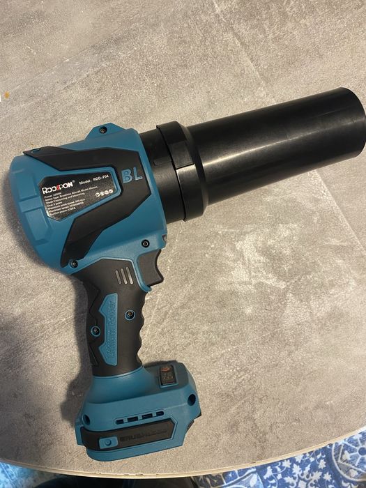 Suflanta / aspirator pt frunze sau curatenie