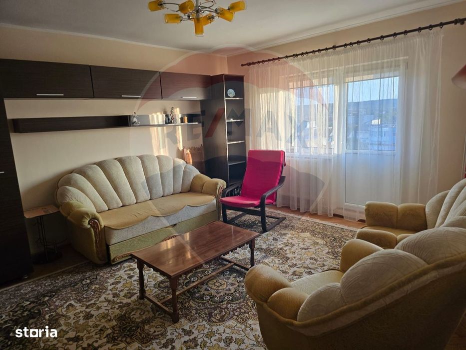 Apartament cu 3 camere de închiriat în zona 1 Mai