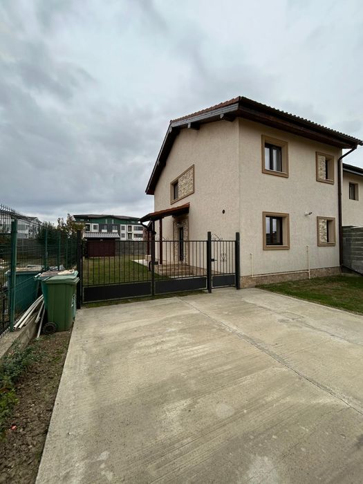 Proprietar vând duplex