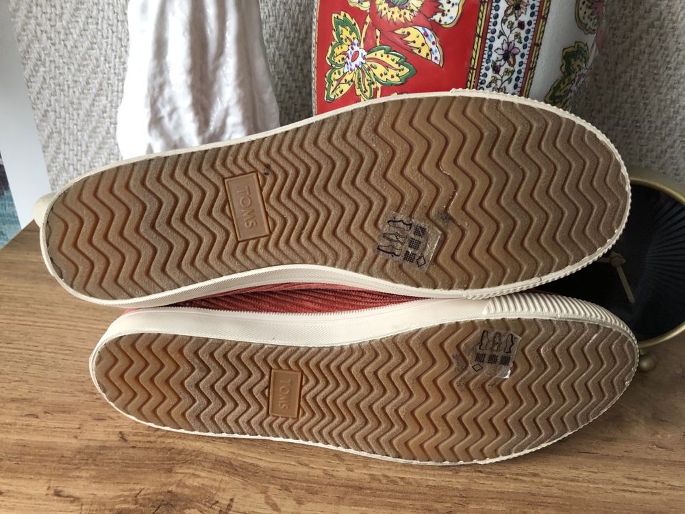 Дамски TOMS номер 39