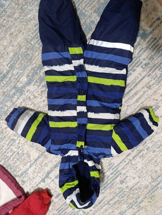 Продам детскую куртку