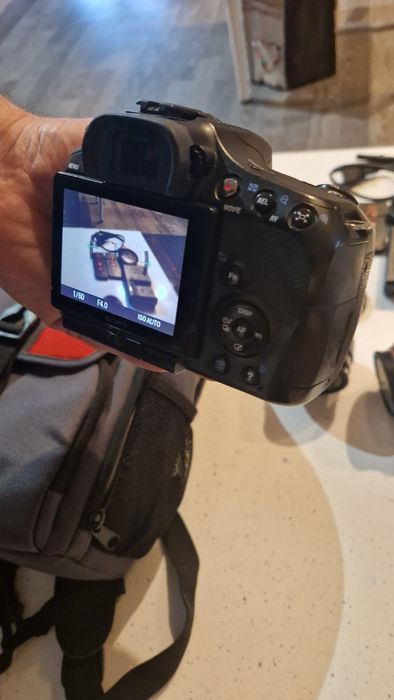Фотоапарат Sony A65 с допълнителен обектив и аксесоари