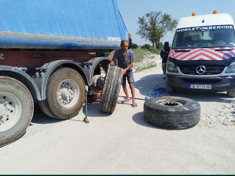 Мобилен Сервиз Гуми 24/7 Mobile Tyre Servicе