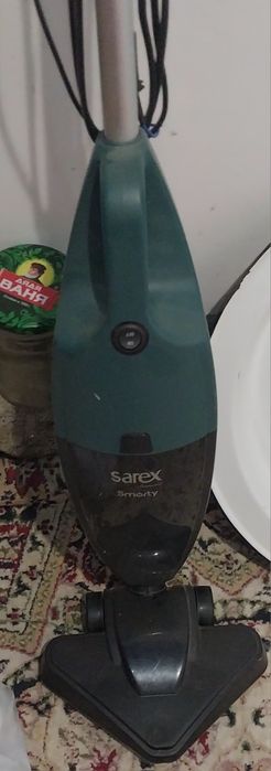 Пылесосс sarex..  Работает