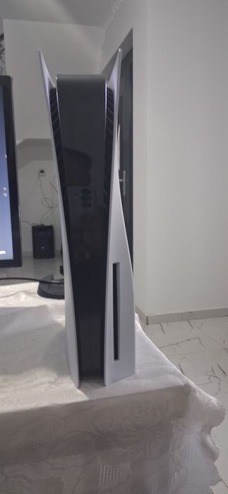 Playstation 5 Disc Edition + Little Nightmares 2