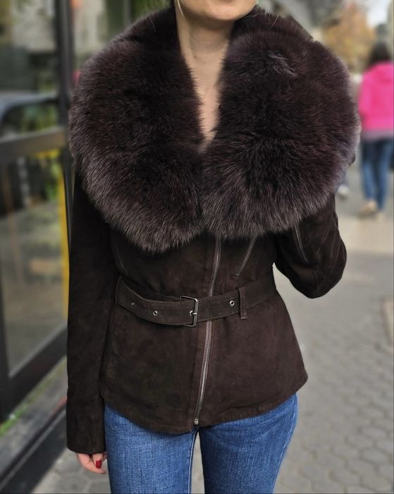 Кожух от агнешка кожа и естествен косъм лисица