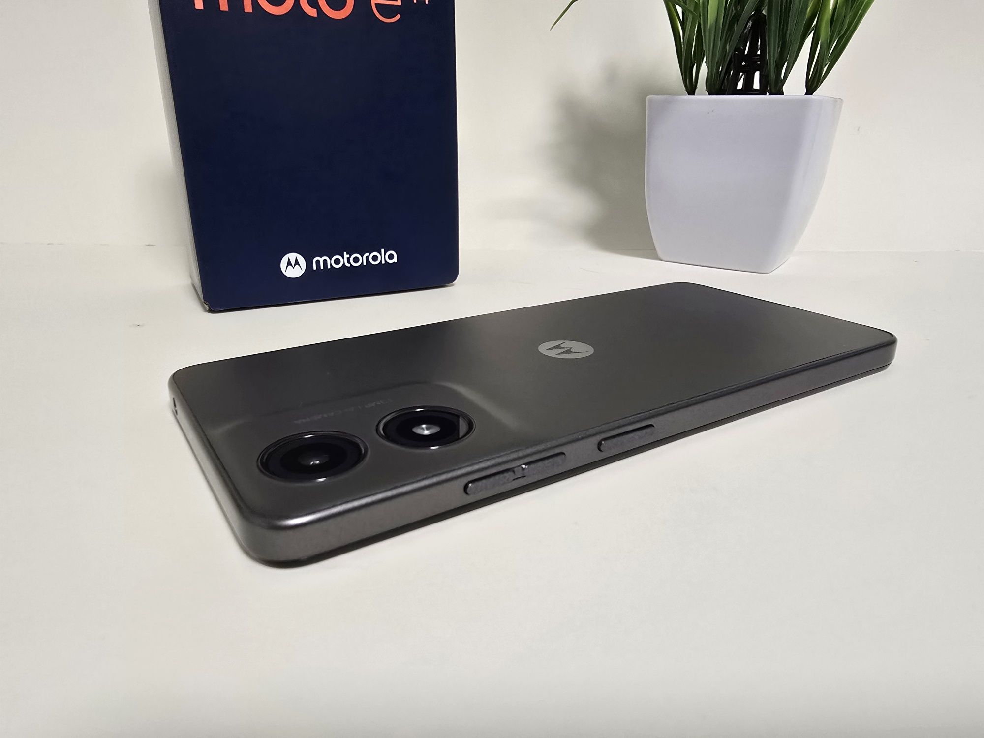 Motorola E14 Като нова
