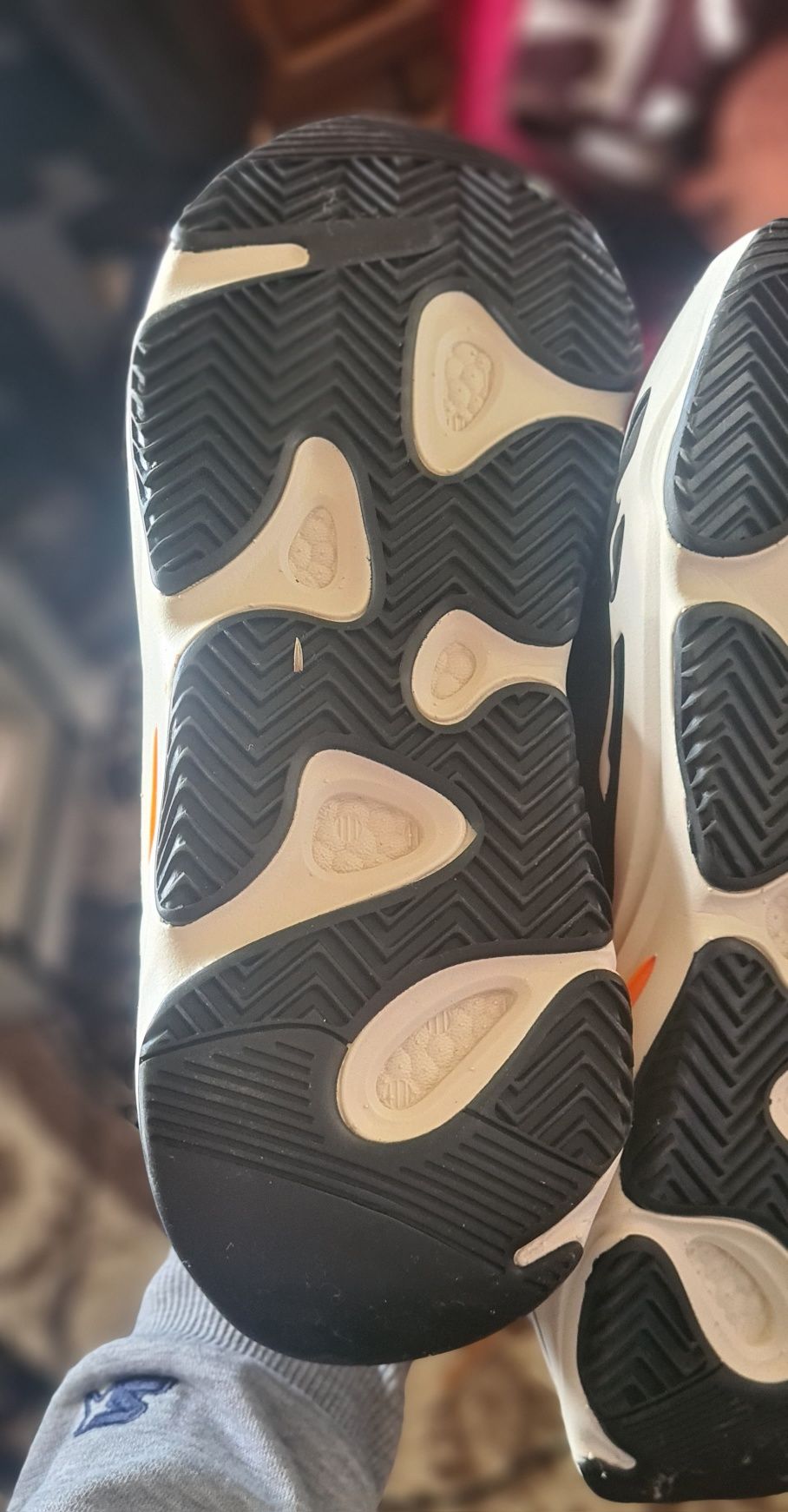 Vând Adidas Yeezy Boost 700 Wave Runner