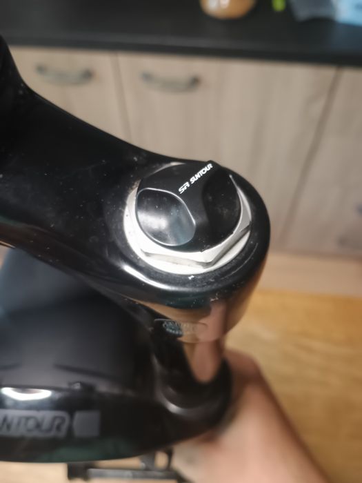 Въздушна вилка sr suntour raidon