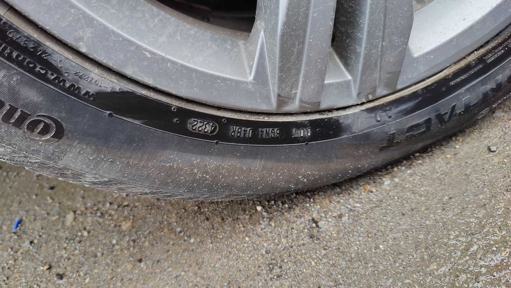 Continental 255/50/R20 Всесезонни | Зимни - DOT 4322 - 3 бр.