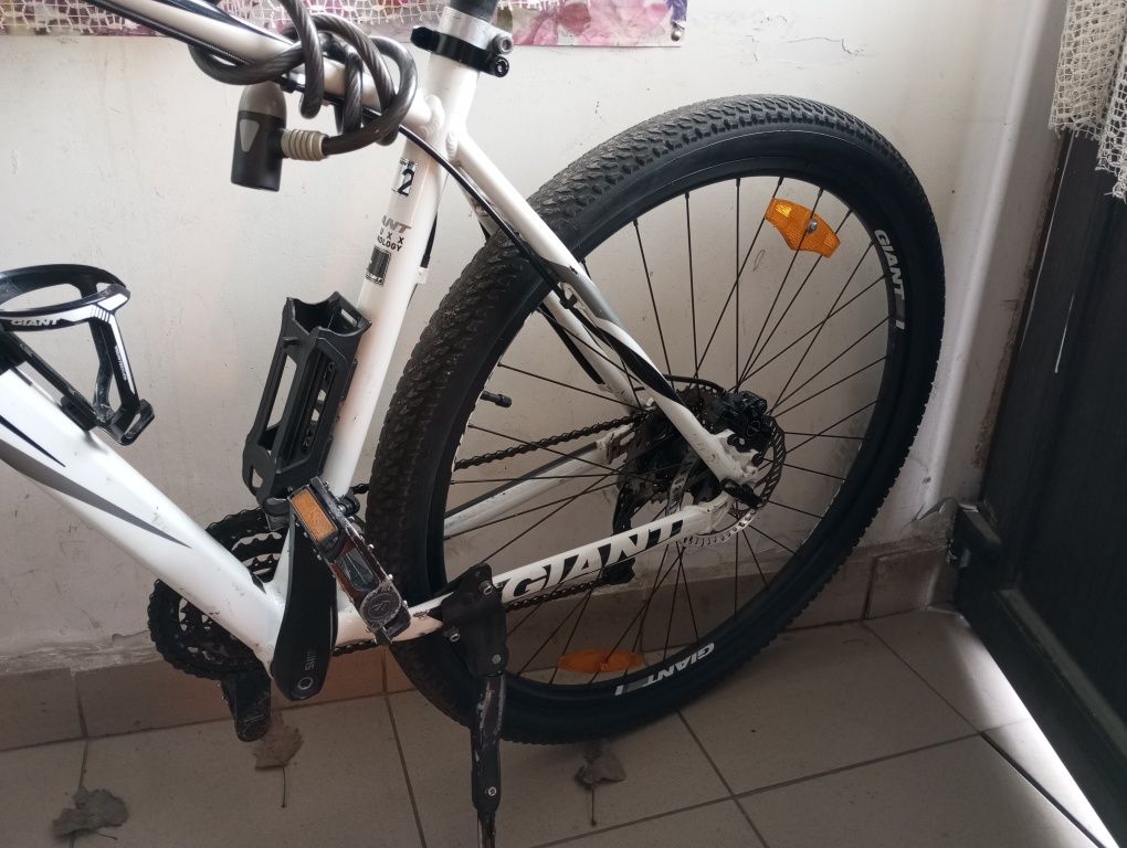 Vind sau schimb bicicleta marca GIANT