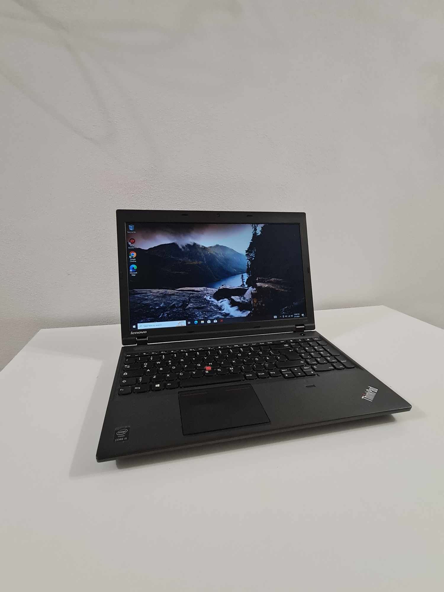 Laptop Lenovo cu i5 ,ssd si 8 gb ram