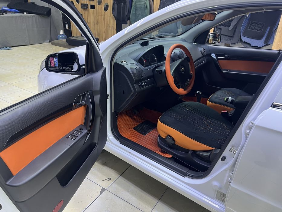 Nexia 3 AVTOMAT 212 000km orqa bagaj orqa 2 ta kriloda kraska bor.