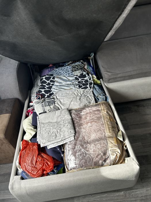 Vând Canapea cu Lada