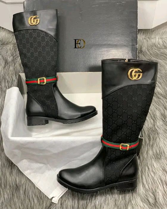 Дамски зимни боти и ботуши с топла вата