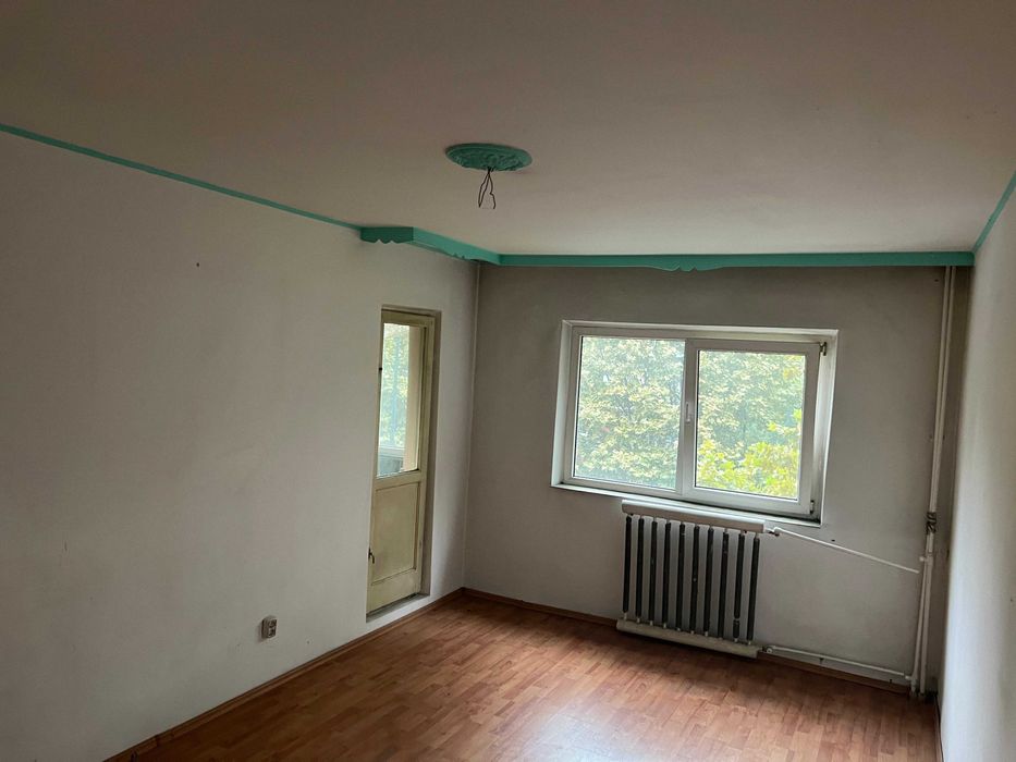 2 Camere Str Lucreafarului Ostroveni etaj 2