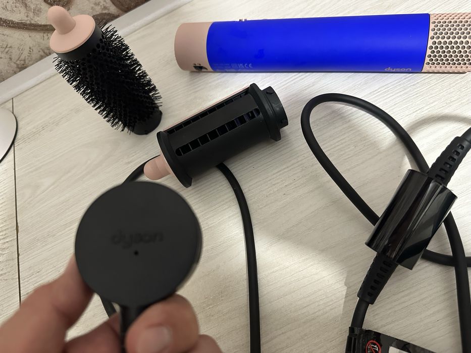 Dyson  feni sotiladi