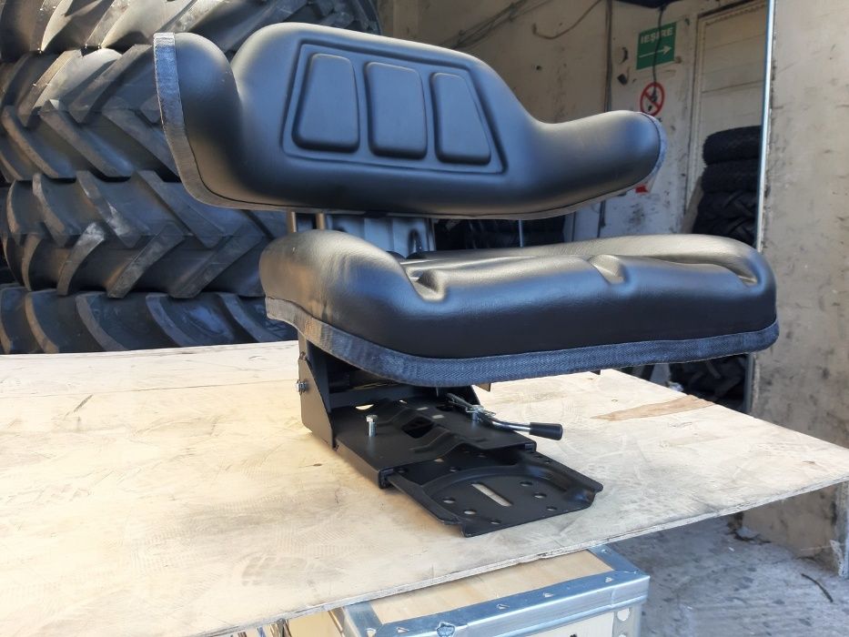 Scaun nou de tractor cu orice utilaj cu prindere universala